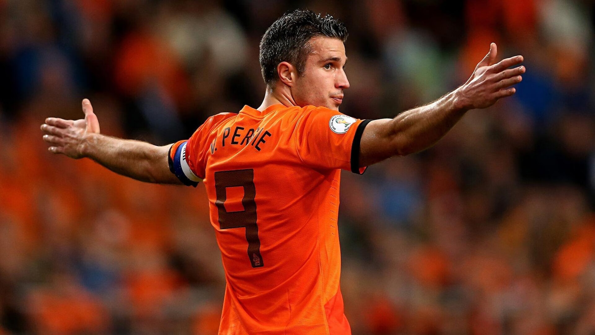 拜仁通过灵活换位制造局部优势，拜仁轮换阵容