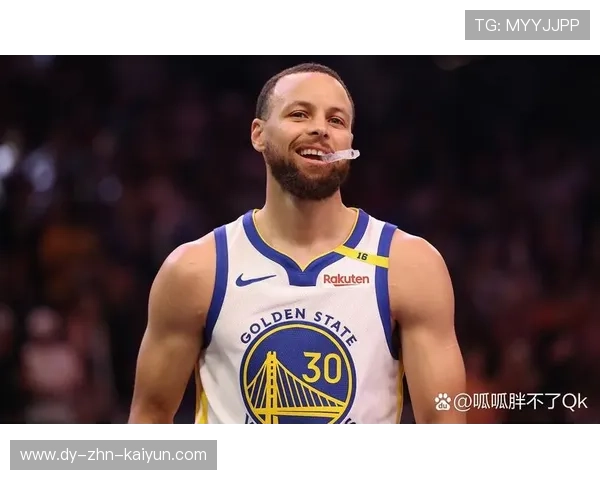 库里高难度漂移投篮得手，勇士再造高潮